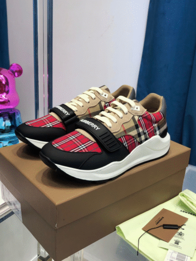 BURBERRY Sneakers Purple Pattern