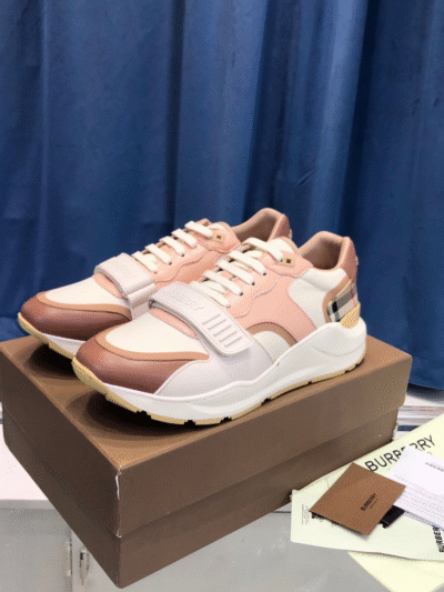 BURBERRY Sneakers Pink White