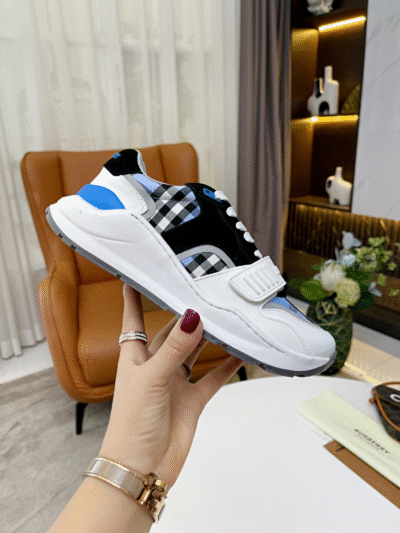 BURBERRY Sneakers Blue / White
