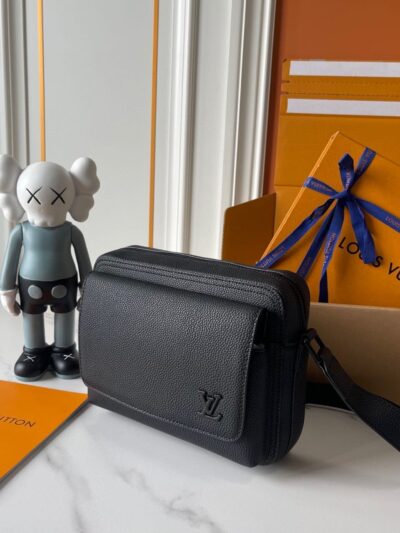 Louis Vuitton Boarding Messenger Bag