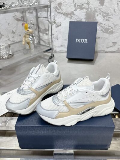 Christian Dior B22